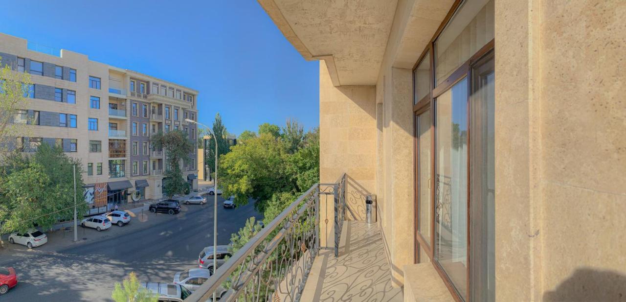 Hotel Fn Sjymkent Exteriör bild