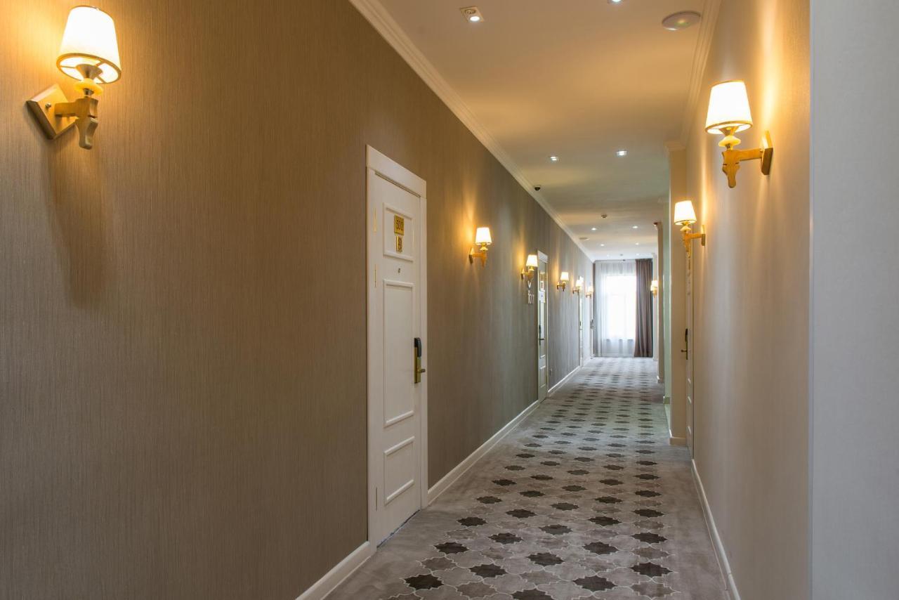 Hotel Fn Sjymkent Exteriör bild